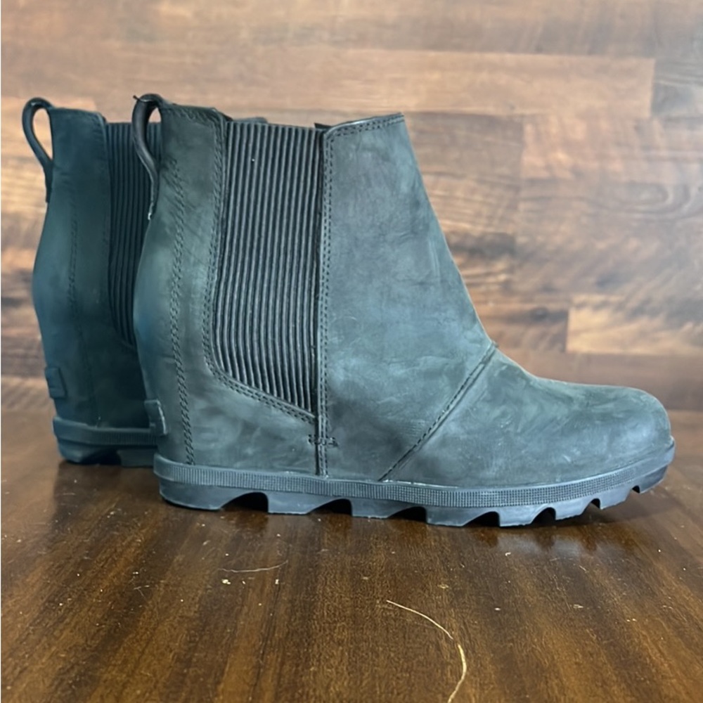 Womens Joan of Arctic booties
